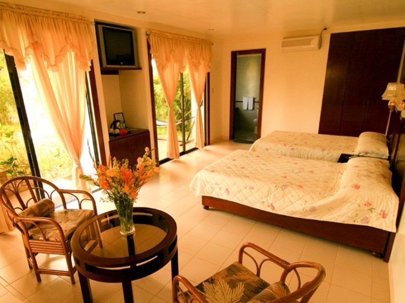 San Antonio Resort Roxas City Exterior photo