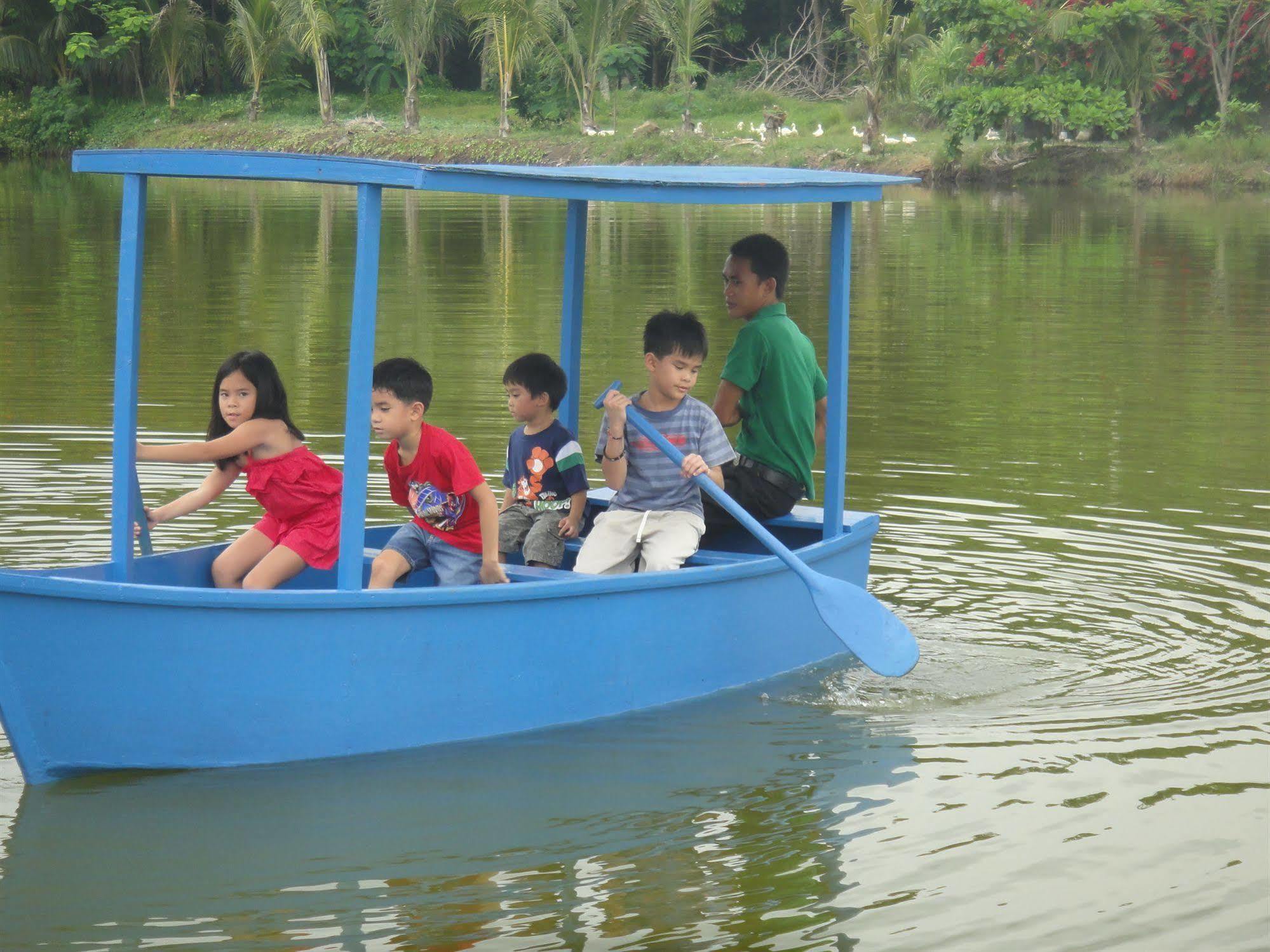 San Antonio Resort Roxas City Exterior photo